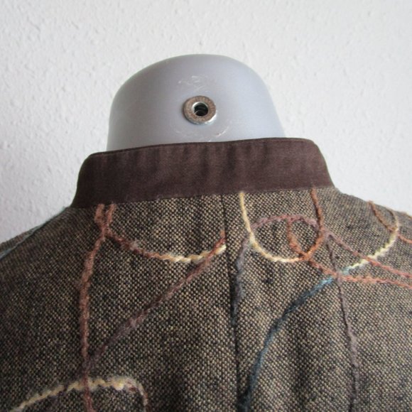 Brown preppy vest with yarn embellishments Coldwater Creek size 6 - Picture 4 of 16